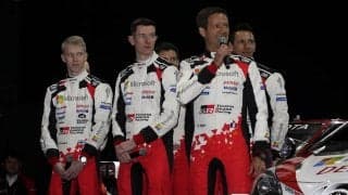 トヨタのレーシングスーツ姿で登場のオジエ「“7”つめを狙っていきたい」