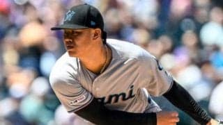 【MLB】日系右腕ヤマモト、金髪婚約者との“ラブラブ”写真を公開　ファン「グッドラック」