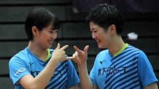 長﨑/木原の世界ジュニア優勝ペアが決めポーズ　女子ダブルス3回戦が終了＜全日本卓球2020＞