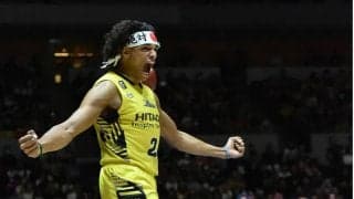 2度の優勝を誇るアイラは伝説ダンクに失敗、初出場のセバスチャン・サイズがダンクコンテスト王者に