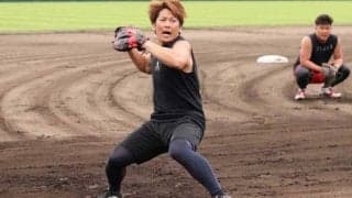 鷹・甲斐が掲げる理想の捕手像　嶋への“弟子入り”を志願した理由とは…