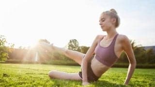 急な脚の激痛に気をつけろ！こむら返りの対処法