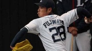 西武藤原の眼鏡吹っ飛ぶ“珍事件”　ボールから目を離すには「ご注意を」