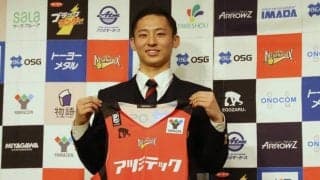 三遠ネオフェニックス加入会見に臨んだ河村勇輝、明日の千葉ジェッツ戦でプロデビューへ「挑戦し続ける自信がある」