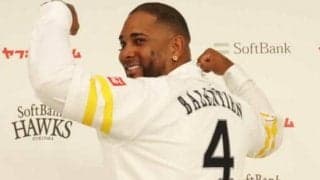 鷹入りバレンティン、要所で日本語「カッコイイ」　ラーメンの好みは「柔らかめ」