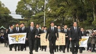 ホークス、筥崎宮で必勝祈願　工藤監督「ファンと共に勝ち抜きたい」