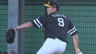 鷹杉山、ユニホーム忘れちゃった！　柳田の背番号「9」を借用してブルペン投球