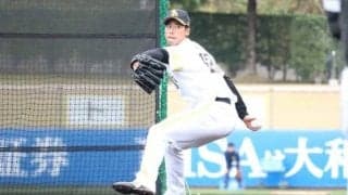鷹の育成右腕・尾形、バット2本折った！　森山コーチも高評価「ガン以上にスピード」