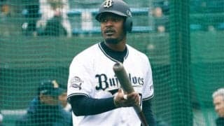 オリ・ジョーンズの“ラーメン動画”が再生2.3万超　ファン「馴染もうとしてくれてる…」