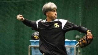 鷹・城島氏が熱投148球！　早出特打で期待の砂川リチャードらの打撃投手務める