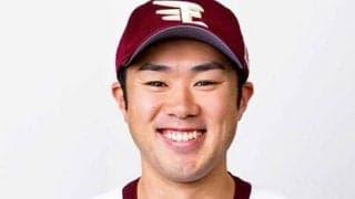 楽天・由規が新グラブ＆スパイクを公開　「今シーズンから赤に変わりました！」