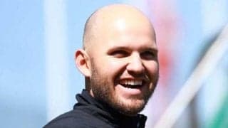 ロッテ・レアードが“リトルスシボーイ”と寿司握り!?　「めちゃくちゃ似てる」「ザ・親子」