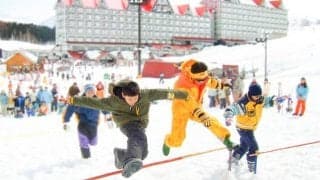 障害物競争や親子リレーで優勝を目指す「雪上親子運動会」開催…白馬コルチナスキー場