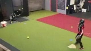 少女が見せた“神送球＆神キャッチ”　ファンは驚愕「観るのをやめられない」