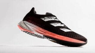 アディダス、カーボンプレートで推進力を強化した「adizero Pro」発売