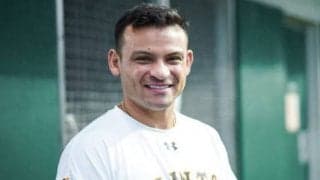 G新助っ人パーラ第1打席で技あり二塁打　「ベイビー・シャーク」の登場曲で快打