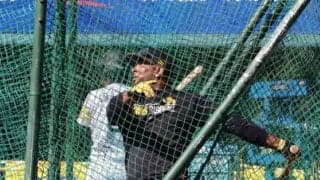 鷹バレンティンが規格外ランチ特打　26発柵越えで場外弾5発、パワーの源はどこに？