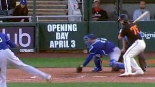 【MLB】体勢は崩れてるのに…ド軍捕手が驚愕の強肩で“横投げ”二盗阻止「とんでもない」