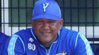 DeNAラミレス監督の燕01年Vメンバー写真にファン興奮　「私のヒーロー」