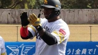 鷹バレンティン、PayPayドーム初安打　詰まりながらフェンス直撃の適時二塁打