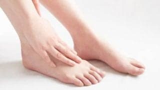 外反母趾と偏平足の関係