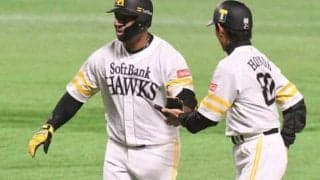 鷹バレンティン、古巣ヤクルトとの3試合に「再会嬉しい」　1安打＆激走好走塁も