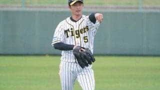 阪神近本が超美技！　これぞプロ、フェンスギリギリ“背走キャッチ”が凄い