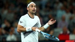 異様に離れてイスが置かれた会見場と無観客試合。フォニーニ「変な気持ち」