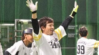 鷹松田宣、“10年ぶり”一塁手守備にファンも驚き　「めっちゃくちゃ新鮮だー笑笑」