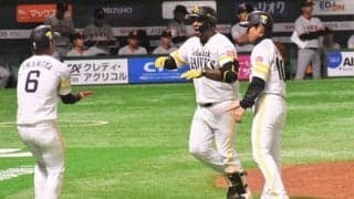 鷹バレンティン“予告特大弾”の舞台裏　G石井コーチとの間にある燕時代の思い出