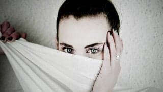 マジで無理・・・。デートで彼氏がドン引きする彼女のファッション９選