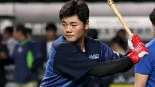 ハム清宮、札幌ドームで快音響かずも左翼席の応援ボードに「いいプレーしないと」