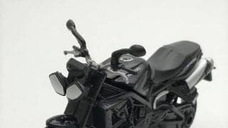 遊び心を刺激、トライアンフの皮を被ったUSBメモリ発売中