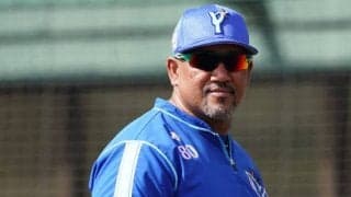 胸筋、二の腕はまるで現役選手！　DeNAラミレス監督のハードトレーニング動画が凄い