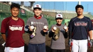 楽天銀次＆浅村も「よく捕るね」と驚き　本塁打キャッチに挑んだ野球女子と球歴15年捕手