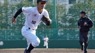 名遊撃手のロッテ鳥谷「指示された所を守る」一塁ミット発注に滲む不退転の決意