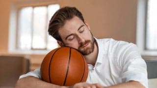 多くの日本人は睡眠に不満を持っている。フィリップス、睡眠とスポーツパフォーマンスの関係を調査
