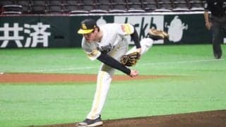 鷹スチュワート、3回までノーヒット投球　最速154キロ、4四球与える“怪投”