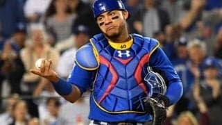 【MLB】玩具銃からのスピードボールを打ち返す…　ダル女房役の“珍練習”話題「開幕に向けて」