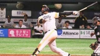 鷹バレンティン、凄すぎ2戦連発　連日の特大弾、「ピーポーピーポー」パフォで喜び