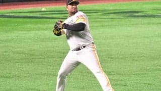 鷹バレンティン、左翼守備を“解禁”へ　工藤監督が明かす「考えています」