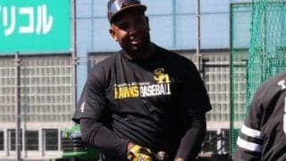 鷹バレンティン、藤浪の早い回復を願う「健康が第一、野球は二番目だよ」