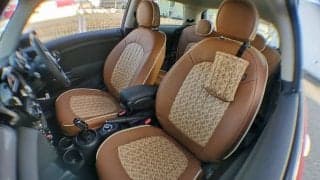 MINI高知、「高知の財布」との特注コラボ車両を展示販売