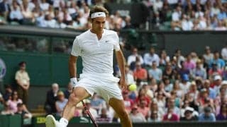 フェデラー 雪が降るなかで壁を相手にトリックショットを連発