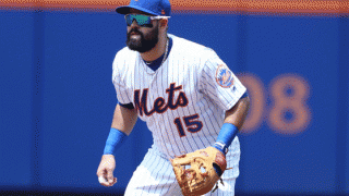 【MLB】飛んできたバットをキャッチも…　ファンはなぜか隣の選手に注目「もう一人は…」