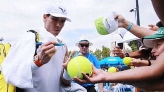 右利きのナダルが左手でテニスをプレーする理由