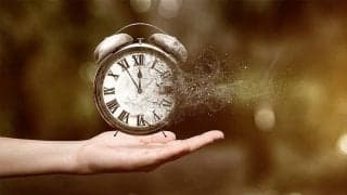 時間の流れがますます速くなる2020年 その原因と対処法
