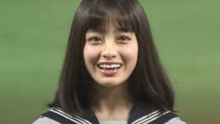 【始球式名場面】女優・橋本環奈の秘蔵映像　当時16歳、セーラー服投球にファン「癒されるわ…」