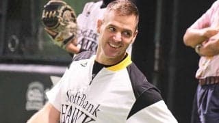 鷹助っ人がまさかの“松田宣モノマネ”披露　ケンケン打法からの「熱男～！」