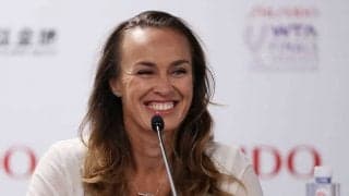 ヒンギス 1歳の娘にテニスを教える。「ウィンブルドンに向けて練習中」